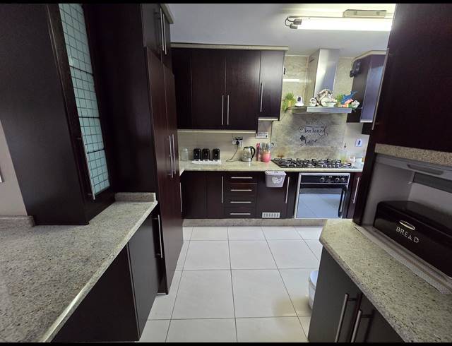 3 BEDROOM SECTIONAL TITLE FOR SALE IN BASSONIA